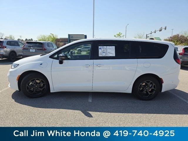 Chrysler Pacifica Hybrid Select 2024