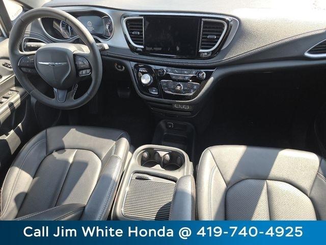 Chrysler Pacifica Hybrid Select 2024