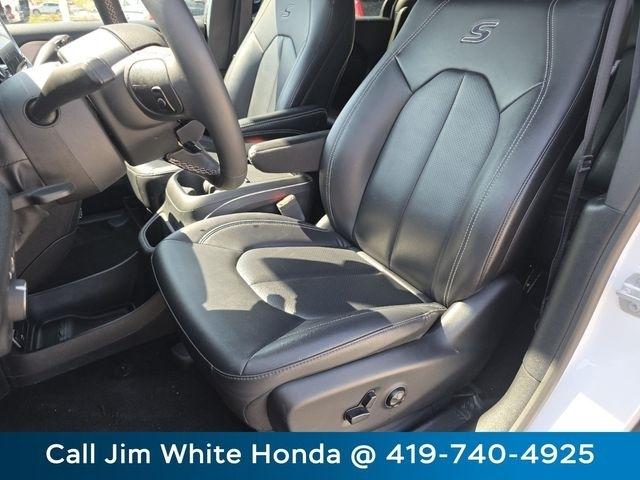 Chrysler Pacifica Hybrid Select 2024
