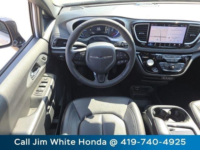 Chrysler Pacifica Hybrid Select 2024