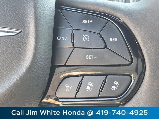 Chrysler Pacifica Hybrid Select 2024