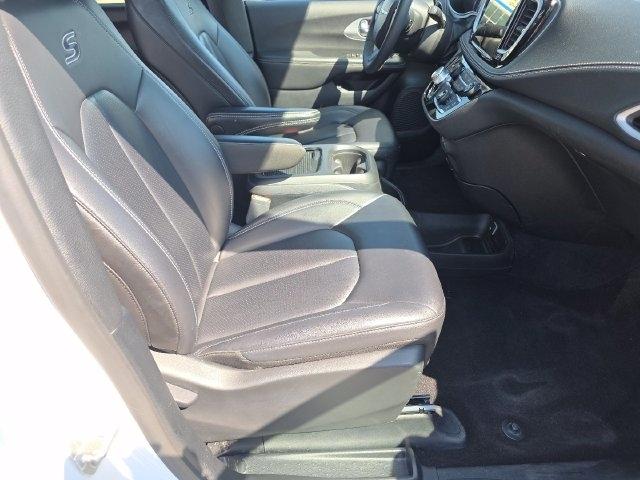 Chrysler Pacifica Hybrid Select 2024