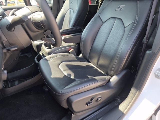 Chrysler Pacifica Hybrid Select 2024