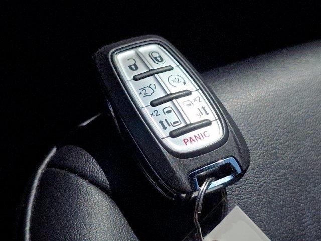 Chrysler Pacifica Hybrid Select 2024