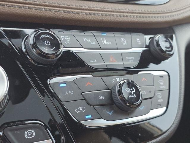 Chrysler Pacifica Limited AWD 2021