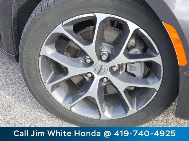 Chrysler Pacifica Limited AWD 2021