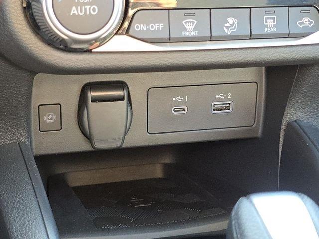 Nissan Versa SR 2025