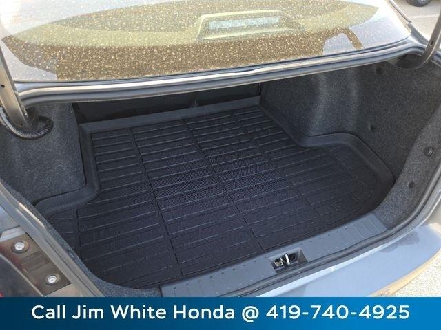Nissan Versa SR 2025