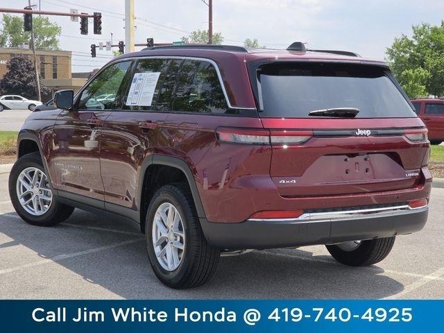 Jeep Grand Cherokee Laredo 4WD 2025