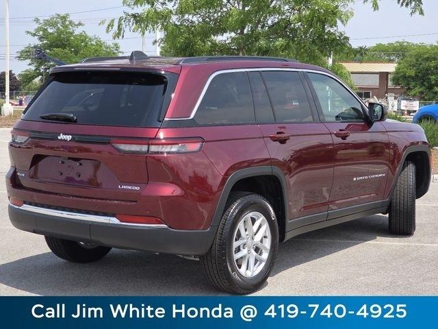 Jeep Grand Cherokee Laredo 4WD 2025