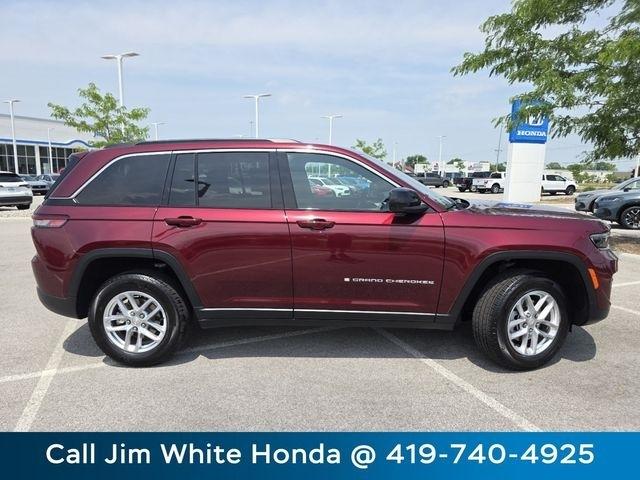 Jeep Grand Cherokee Laredo 4WD 2025