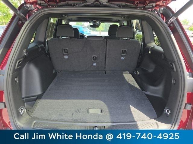 Jeep Grand Cherokee Laredo 4WD 2025