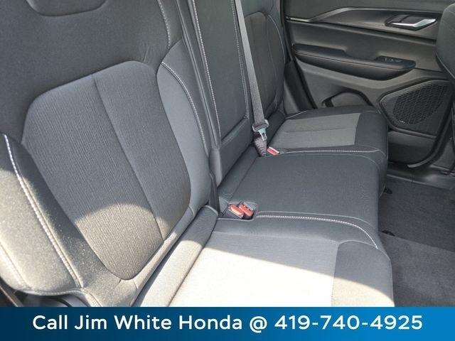 Jeep Grand Cherokee Laredo 4WD 2025