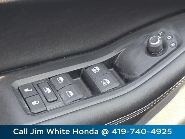Jeep Grand Cherokee Laredo 4WD 2025