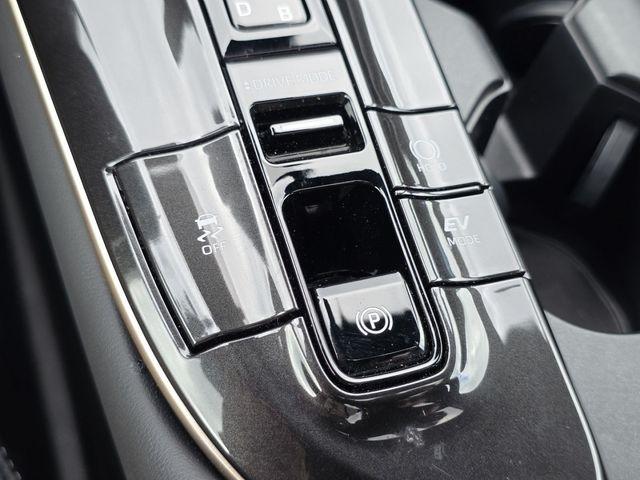 Toyota Crown XLE 2024