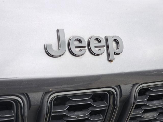 Jeep Grand Cherokee L Laredo 4WD 2024