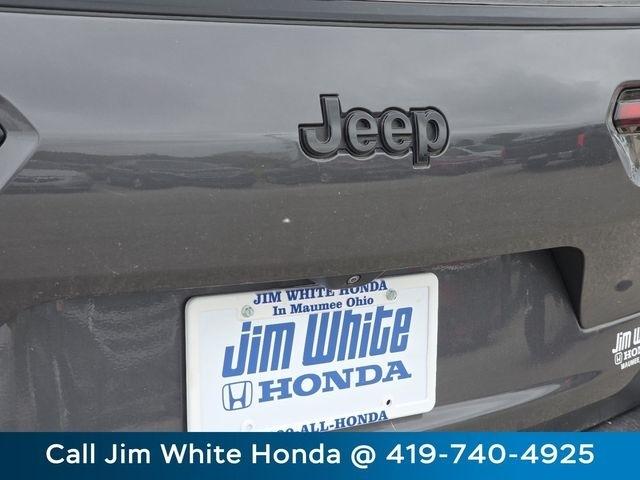 Jeep Grand Cherokee L Laredo 4WD 2024