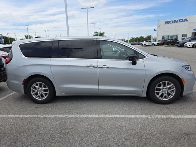 Chrysler Pacifica Touring L 2024