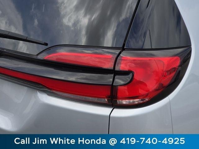Chrysler Pacifica Touring L 2024