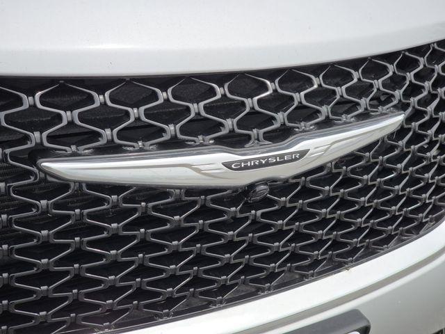 Chrysler Pacifica Touring L 2024