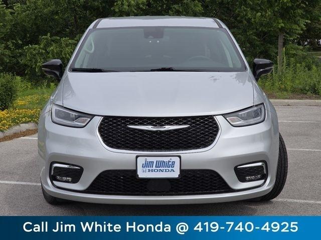 Chrysler Pacifica Touring L 2024