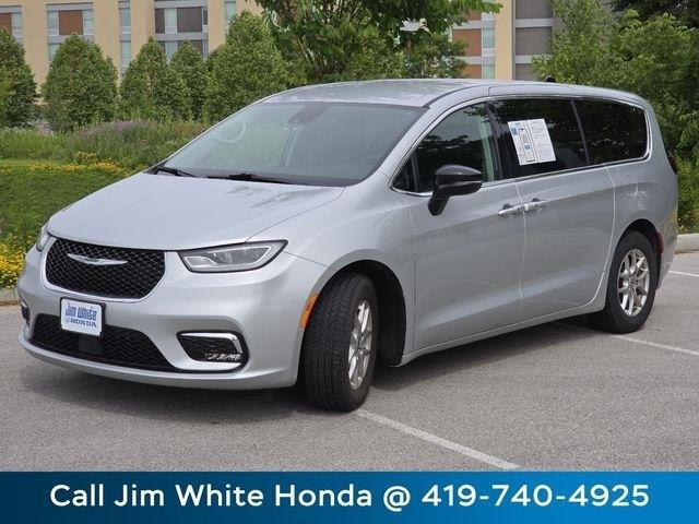 Chrysler Pacifica Touring L 2024