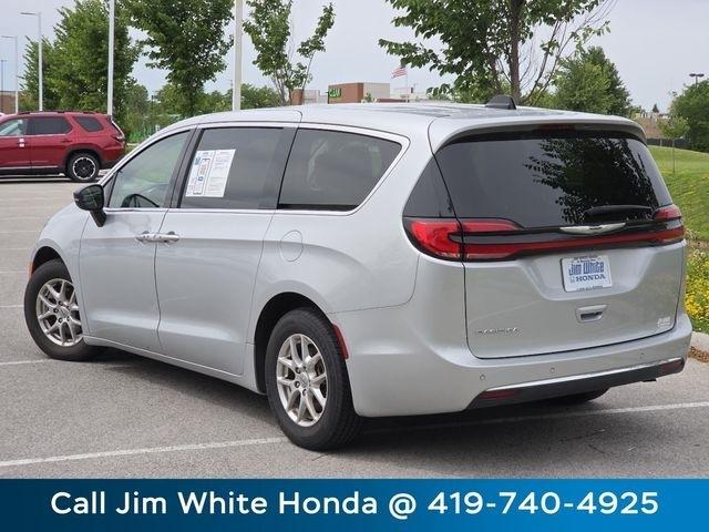 Chrysler Pacifica Touring L 2024