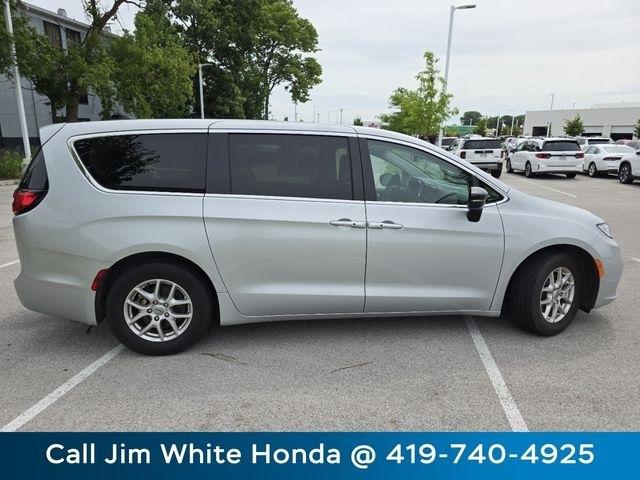 Chrysler Pacifica Touring L 2024