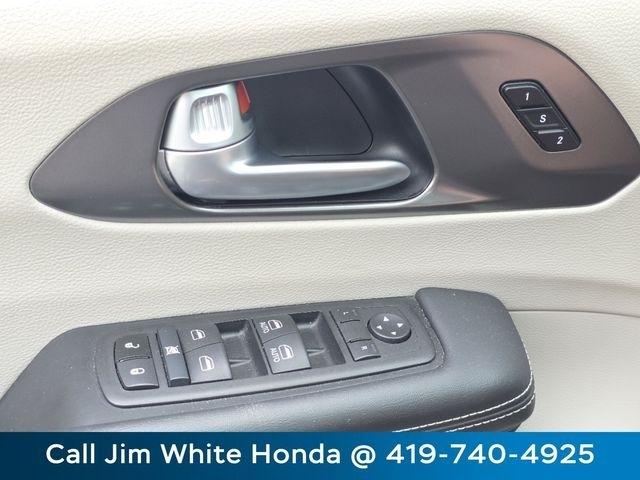 Chrysler Pacifica Touring L 2024