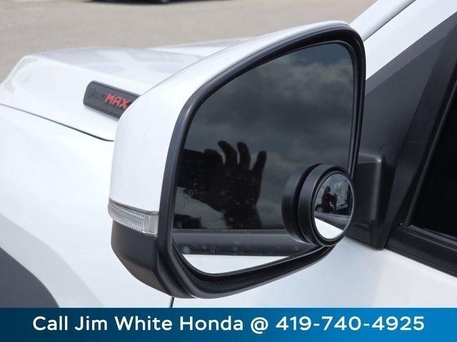 Toyota Tacoma Double Cab 4WD 2025
