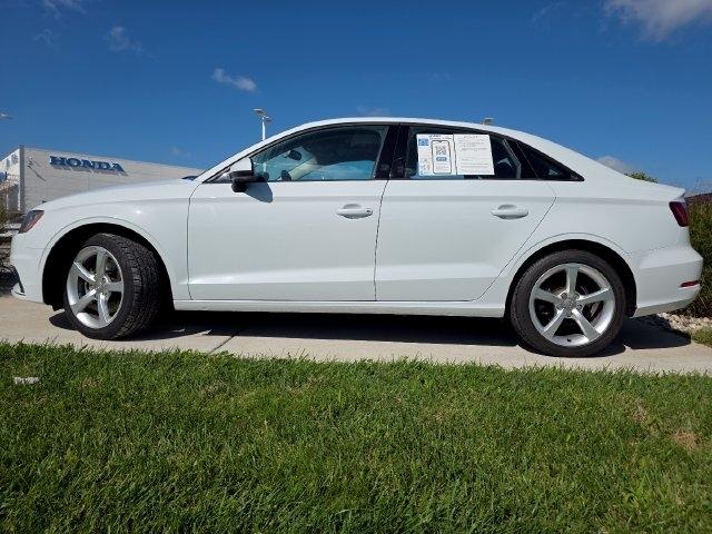 Audi A3 1.8T Premium FWD S tronic 2015