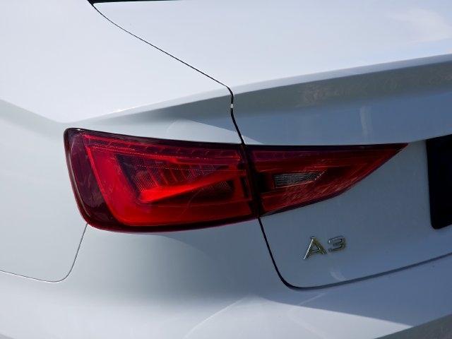Audi A3 1.8T Premium FWD S tronic 2015