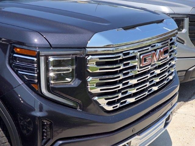 GMC Sierra 1500 Denali Crew Cab Short Box 4WD 2023