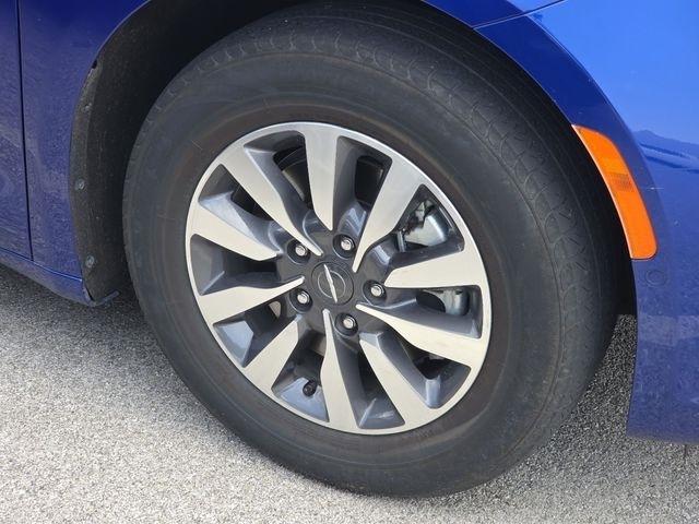 Chrysler Pacifica Hybrid Touring L 2021