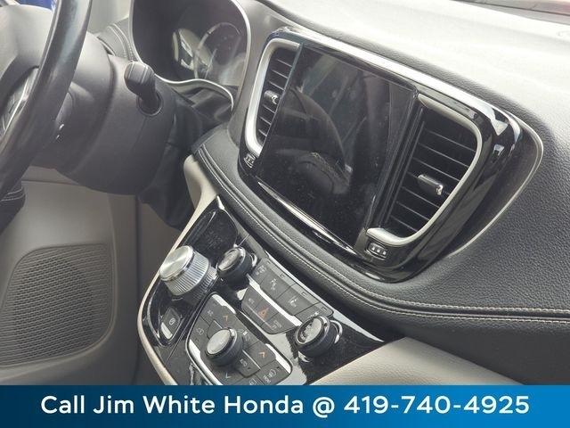 Chrysler Pacifica Hybrid Touring L 2021