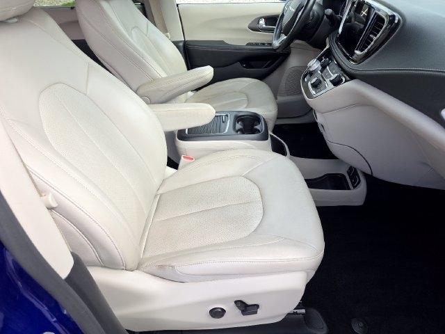Chrysler Pacifica Hybrid Touring L 2021
