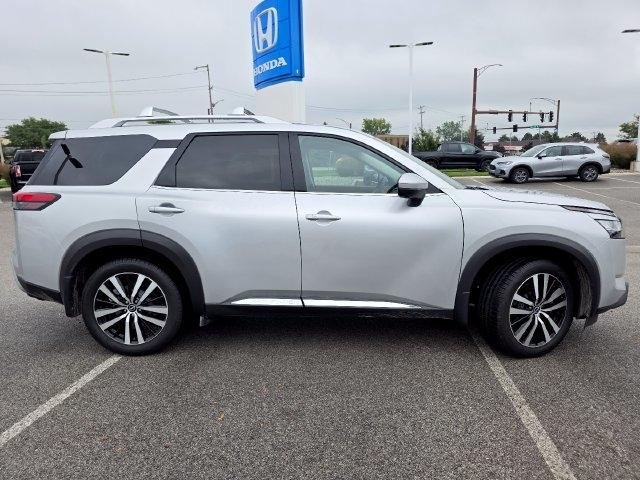 Nissan Pathfinder Platinum 4WD 2023