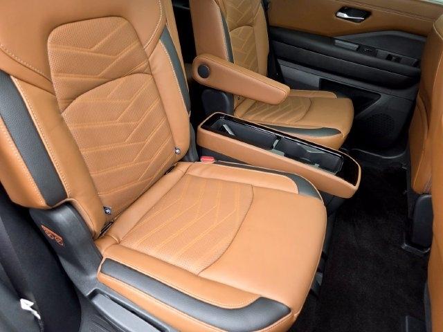 Nissan Pathfinder Platinum 4WD 2023