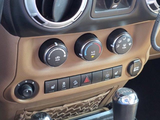 Jeep Wrangler Unlimited Sahara 4WD 2014