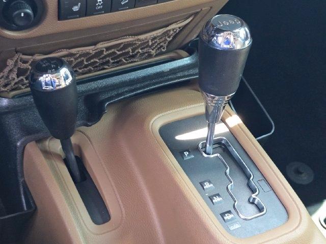 Jeep Wrangler Unlimited Sahara 4WD 2014