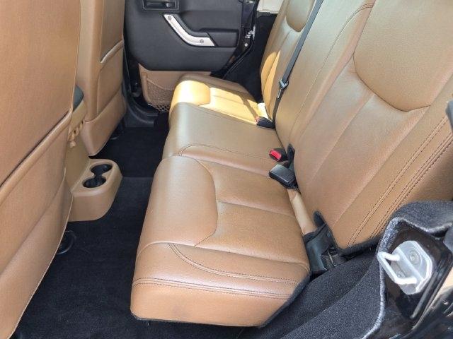 Jeep Wrangler Unlimited Sahara 4WD 2014