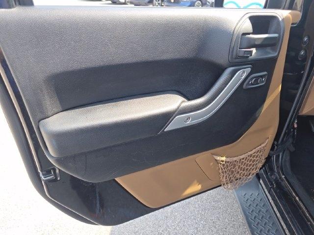 Jeep Wrangler Unlimited Sahara 4WD 2014