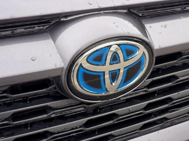Toyota RAV4 Hybrid LE 2024