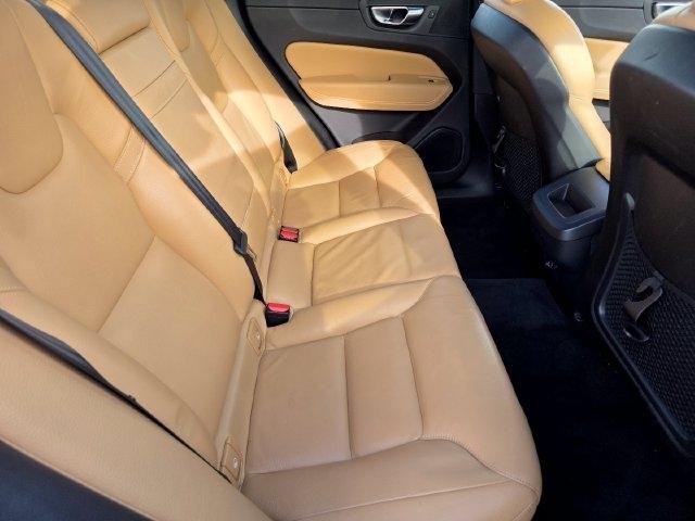 Volvo XC60 T5 Momentum AWD 2020