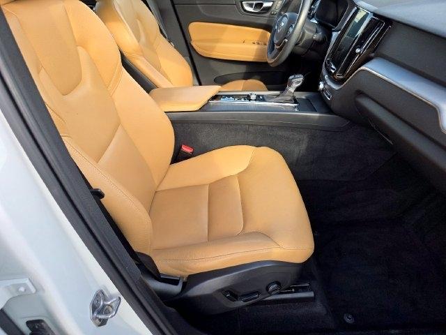 Volvo XC60 T5 Momentum AWD 2020