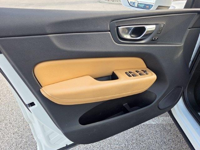 Volvo XC60 T5 Momentum AWD 2020