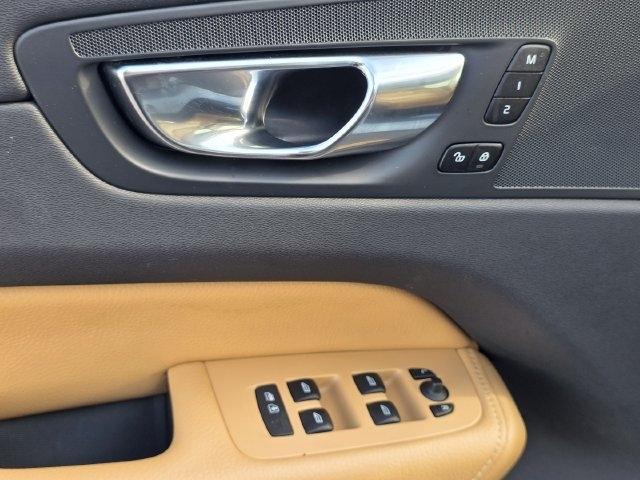 Volvo XC60 T5 Momentum AWD 2020