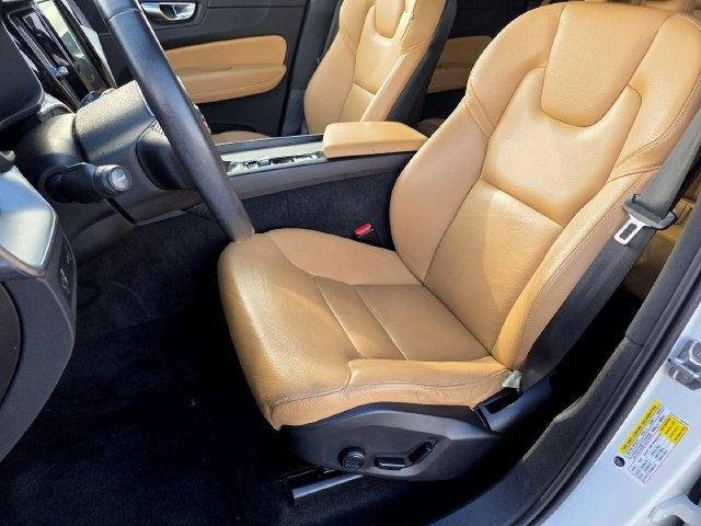 Volvo XC60 T5 Momentum AWD 2020