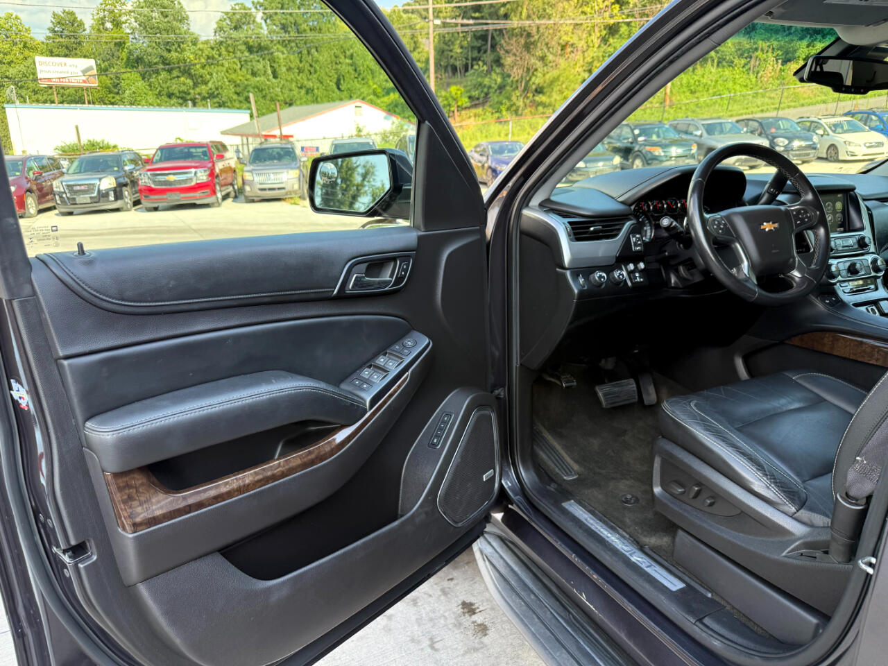 Chevrolet Suburban LT 4WD 2016 Chevrolet Suburban LT 4WD 2016