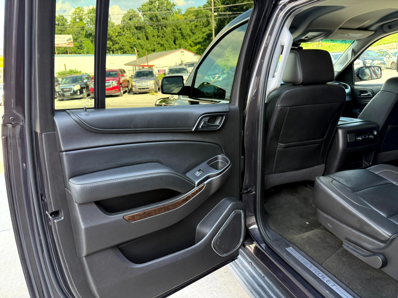 Chevrolet Suburban LT 4WD 2016 Chevrolet Suburban LT 4WD 2016